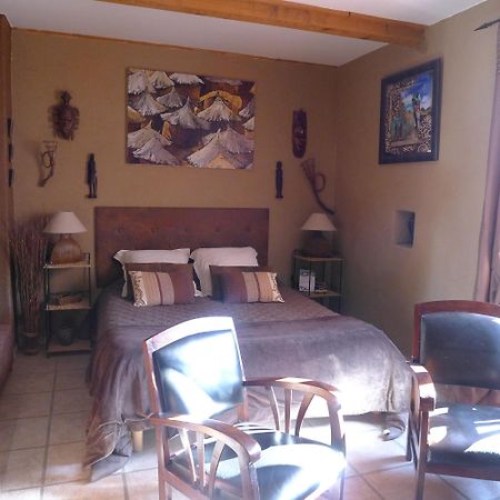 Domaine De La Manse Hotel Villeneuve-de-Berg Szoba fotó