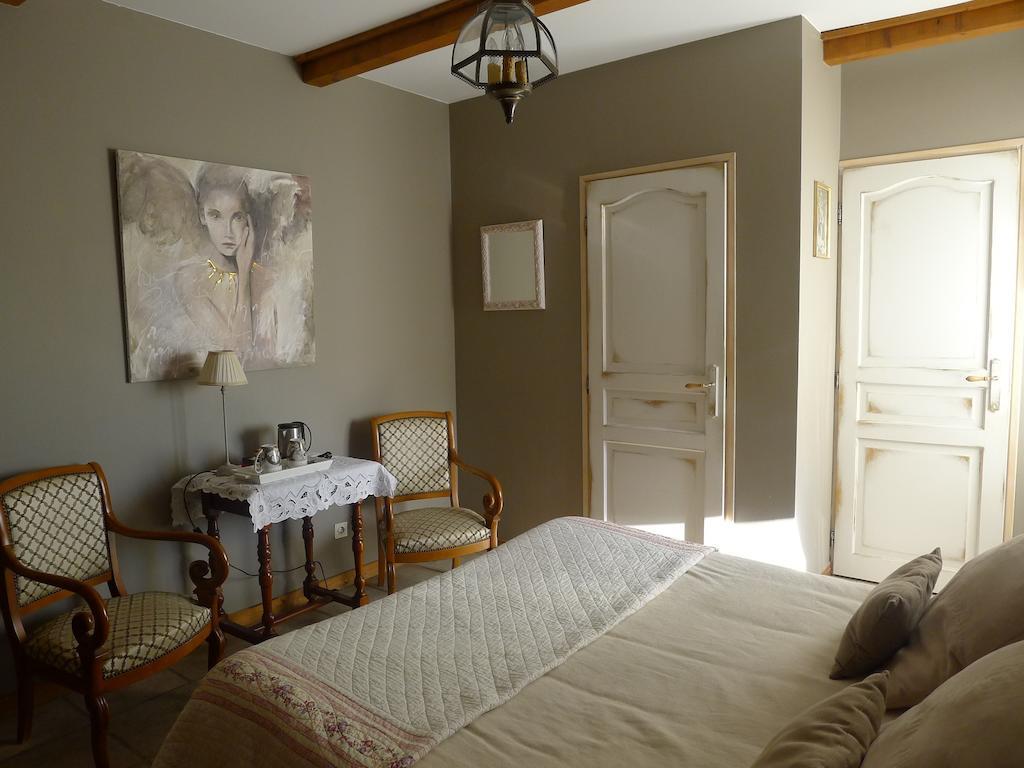 Domaine De La Manse Hotel Villeneuve-de-Berg Szoba fotó