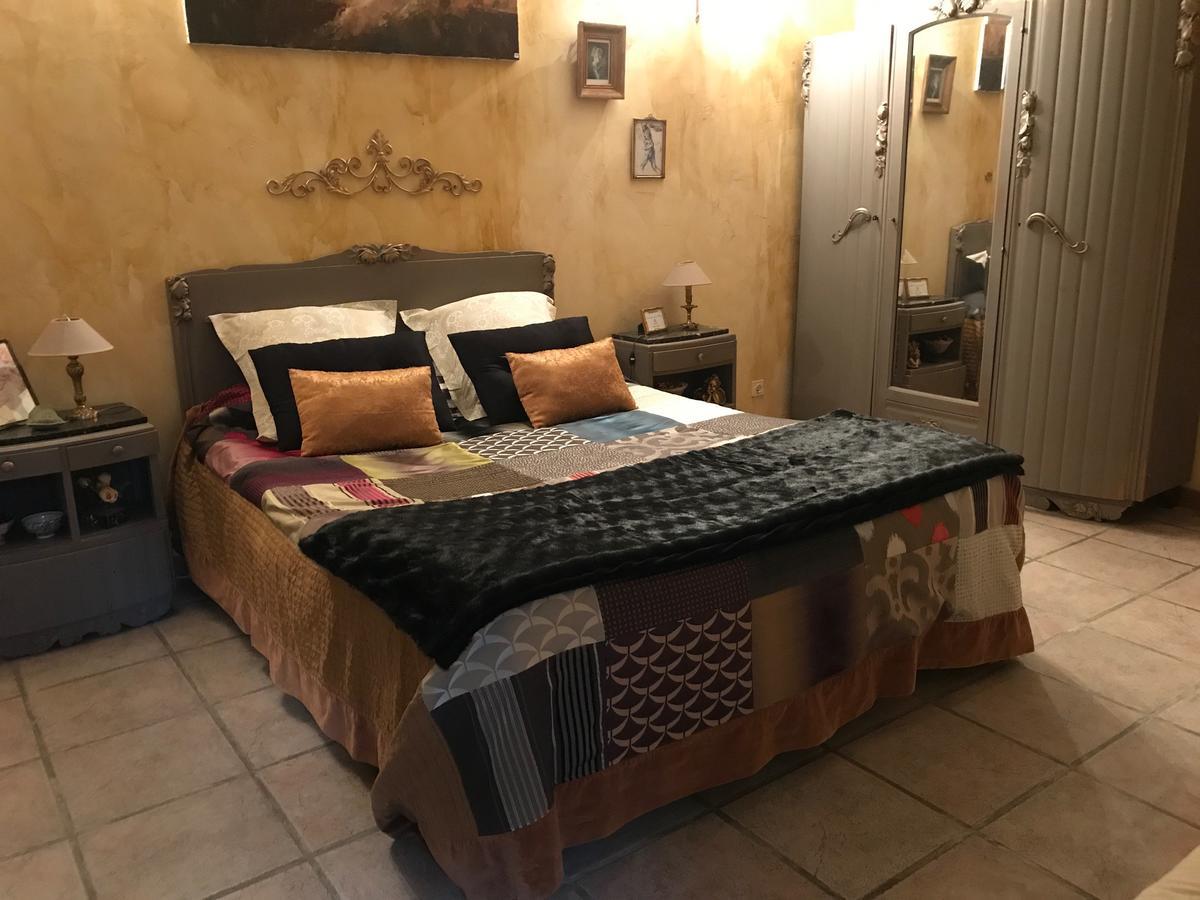 Domaine De La Manse Hotel Villeneuve-de-Berg Kültér fotó